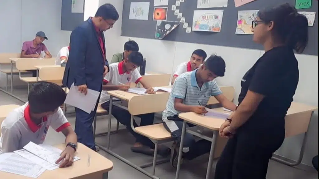 IITians Spectrum  sector 12  Dwarka