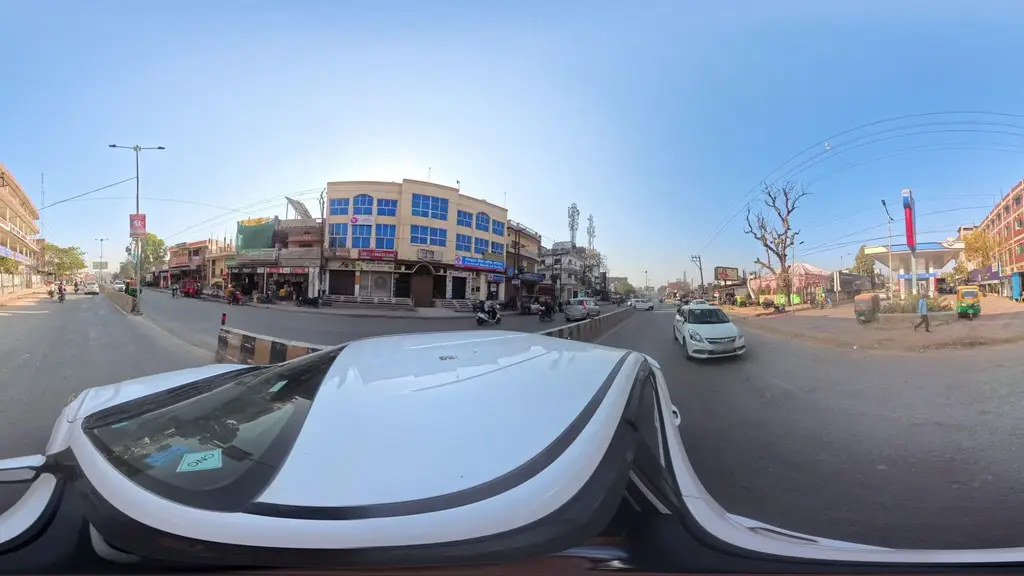 सरस्वती पेट्रोल पंप एवं सी.एन.जी. फीलिंग