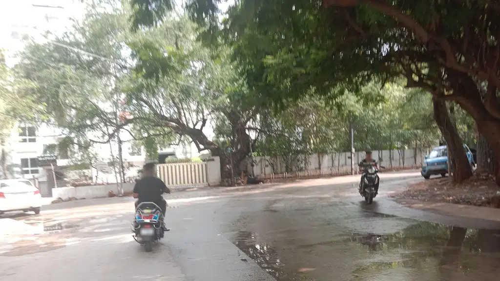Arya Bhavan Delux Hotel