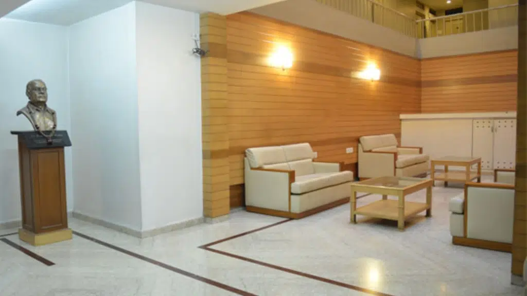 Rajmahal Hotel