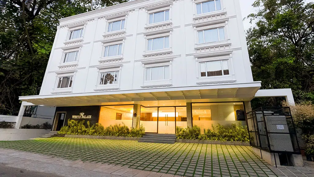 New Hotel White Palace