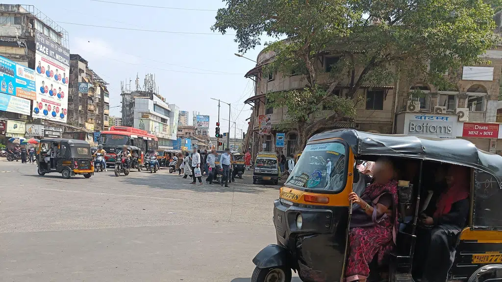 Charni Road
