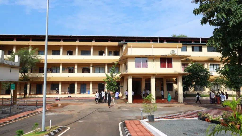 EKNM Government College, Elerithattu