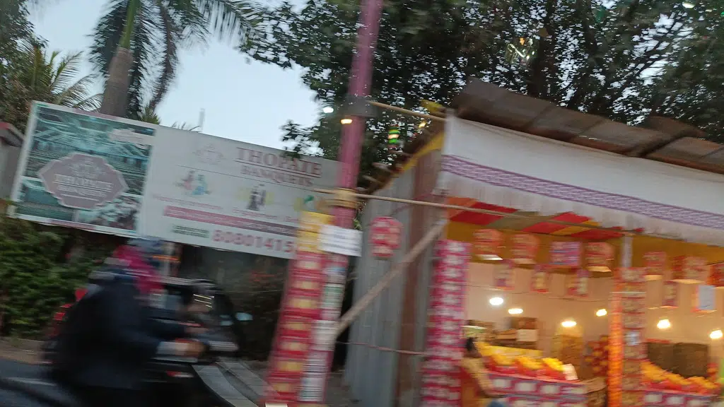 Heena travels pune