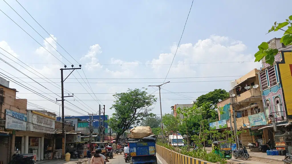 Sathaya Gouri Restaurant and Bar