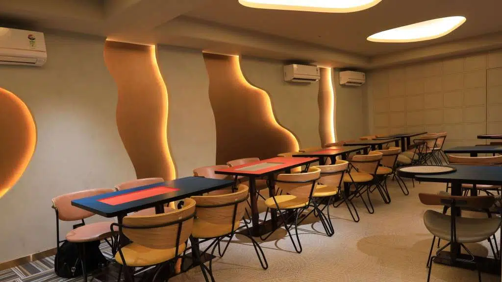 AD-91 The Art Cafe