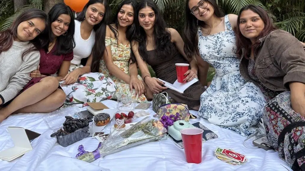 Uniliv Aspen - Girls Pg in Vikram Vihar Lajpat Nagar
