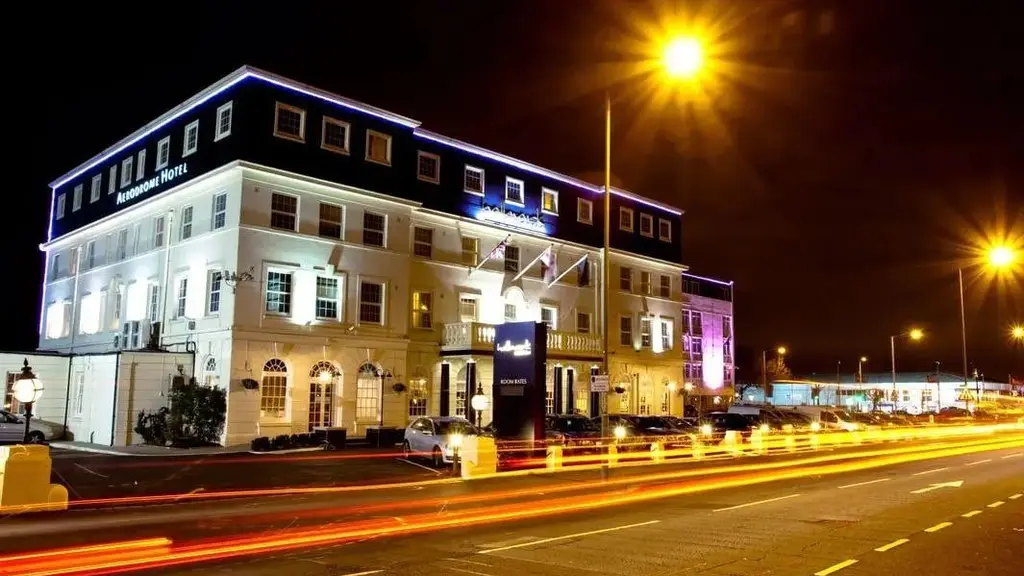 OYO 29942 Hotel Emerald Inn