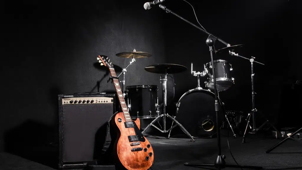 Gomiczom Musical Instrument