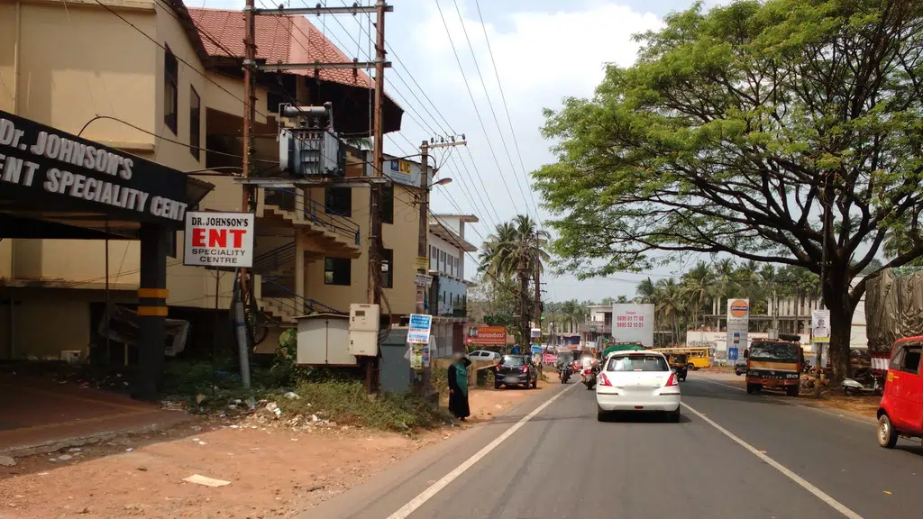 HalfMoon Gift Mall - Muriyanal - Kunnamangalam