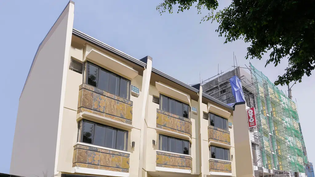 OYO 64834 Royal Holiday Inn
