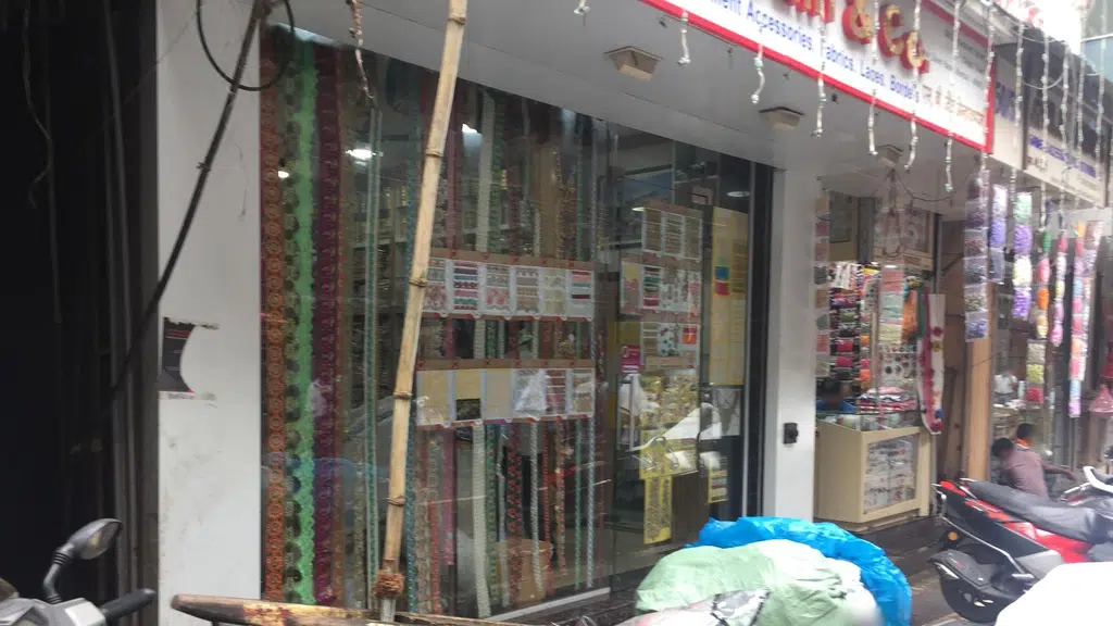R. K. Traders