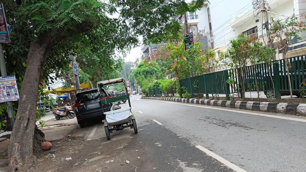 B-Block Market:VIVEK VIHAR