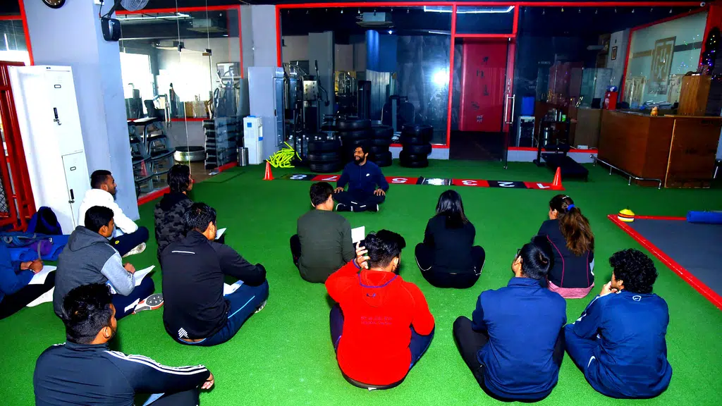 V7 Fitness Academy