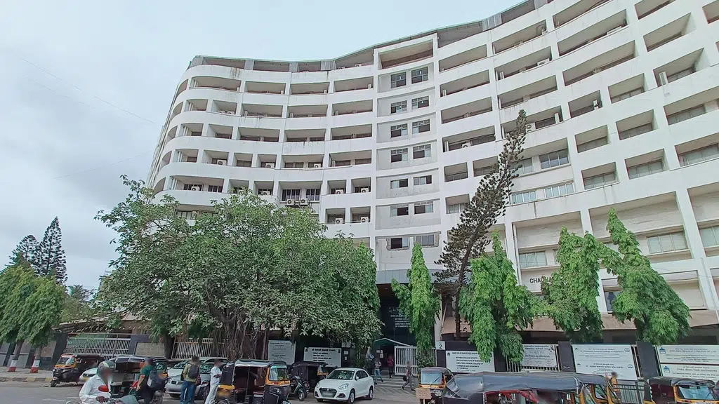 Mithibai College