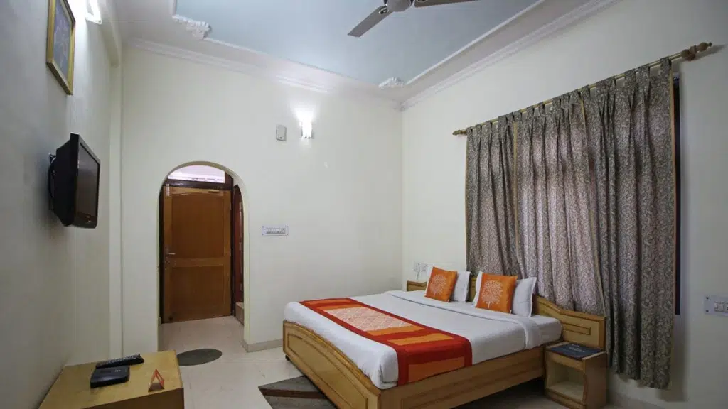 Sapphire Inn