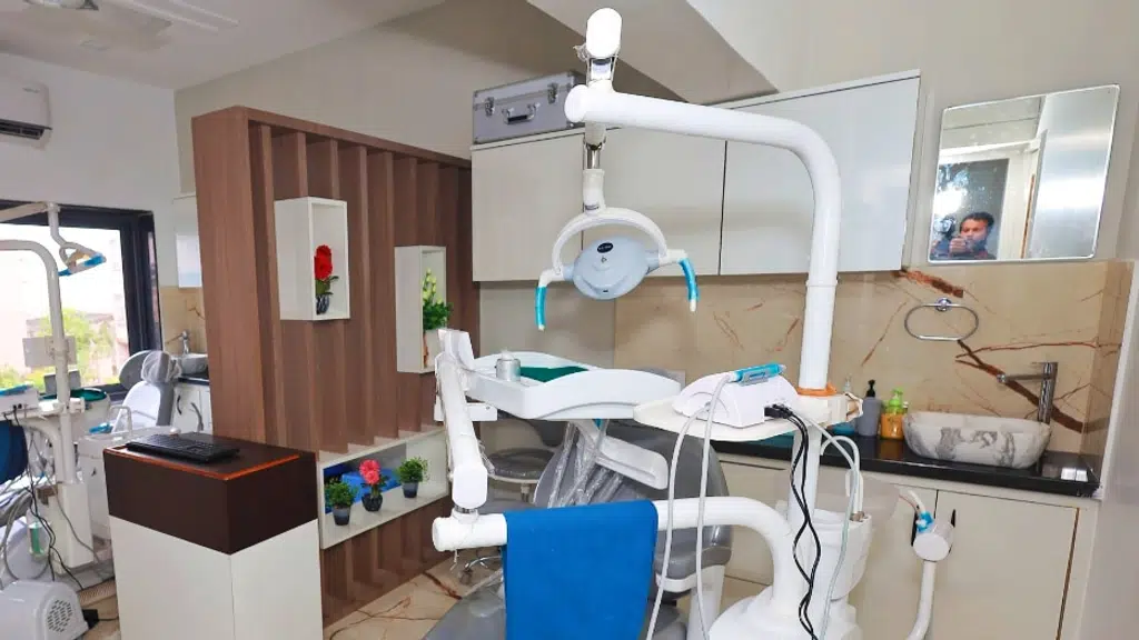 Om Sai Multispeciality Dental Clinic and Implant Center