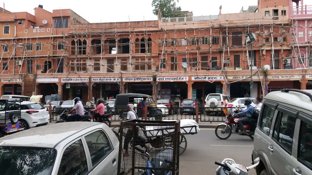 Madho Babu Juice Pan Bhandar