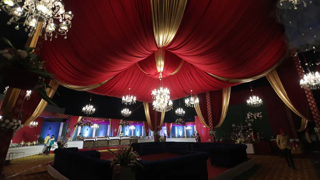 Suroor Lounge and Bar
