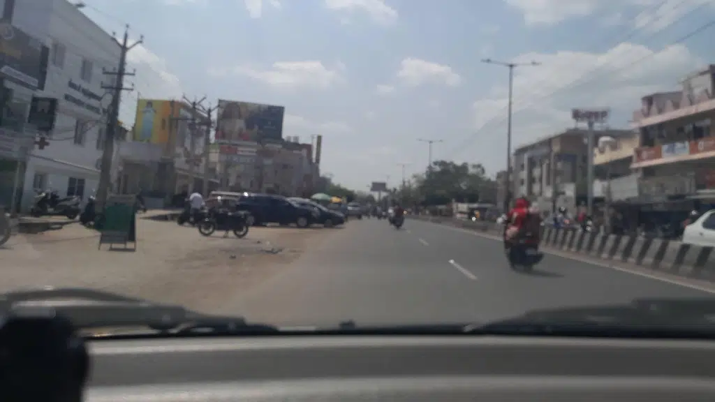 Trending Mobiles - N M Road