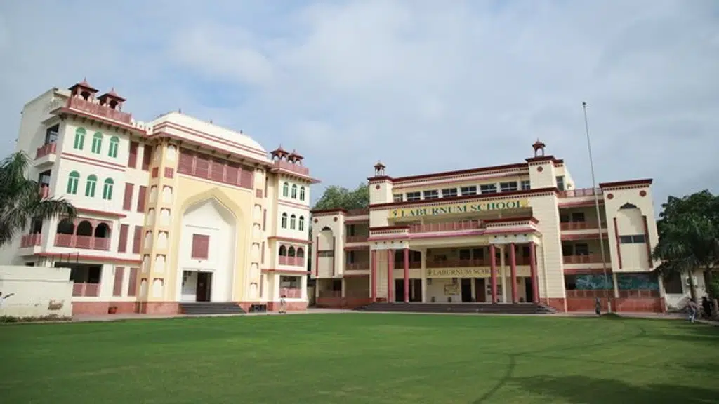 Laburnum School Bhondsi