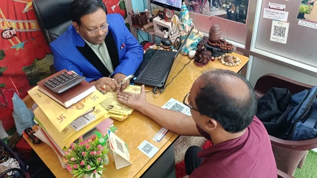 Astrologer Shiba Prasad Sahstri