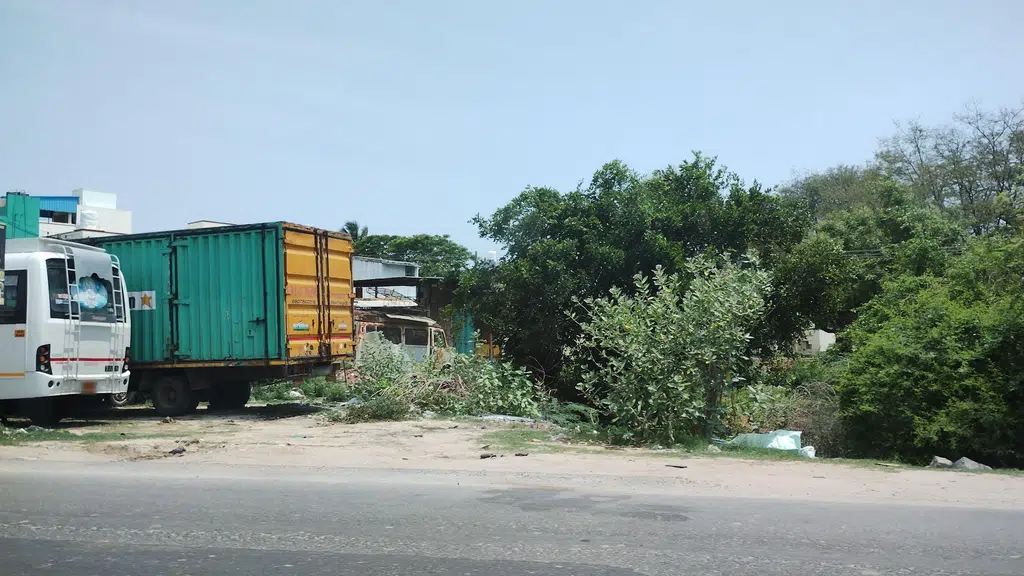 Gulf Retail Shop - Om Sakthi Automobiles 1040070516