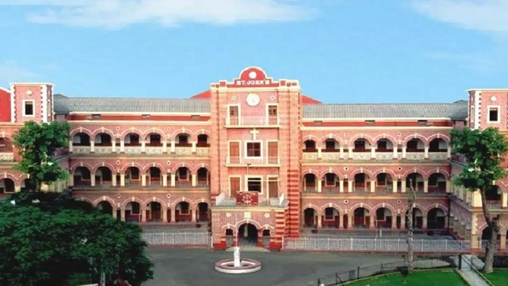 St John Primary School Momenpura