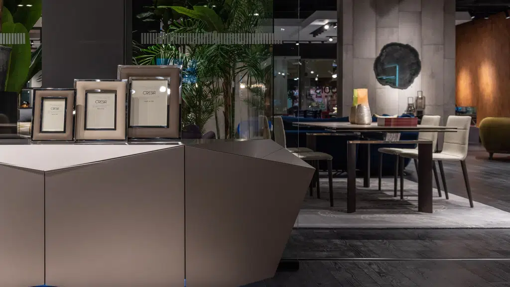 Furniture Market Small