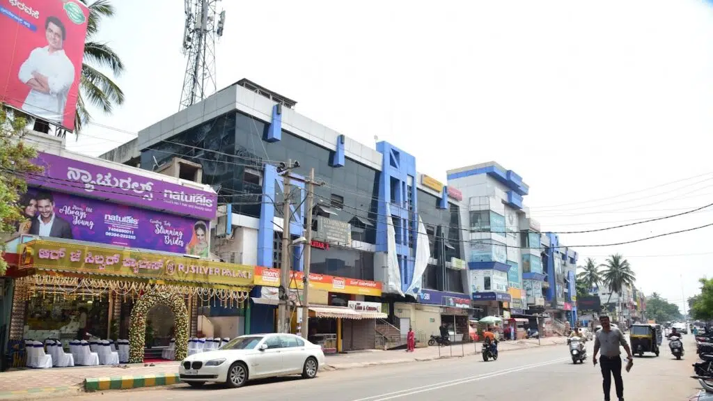 RJ Silver Palace