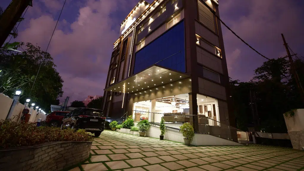 Golden Star Hotel & Resort