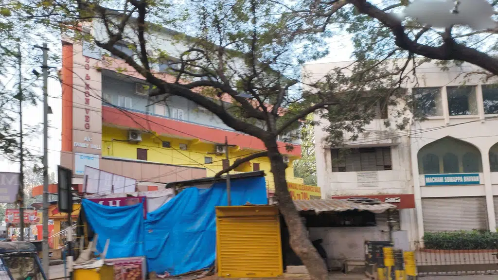 Handloom House