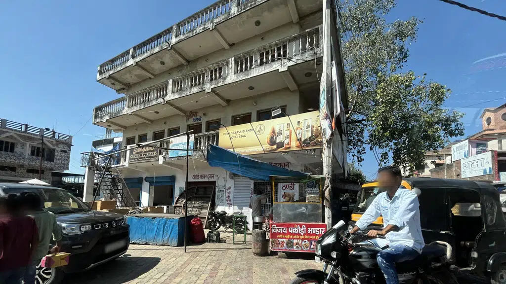Corbett Mobile and Internet Cafe