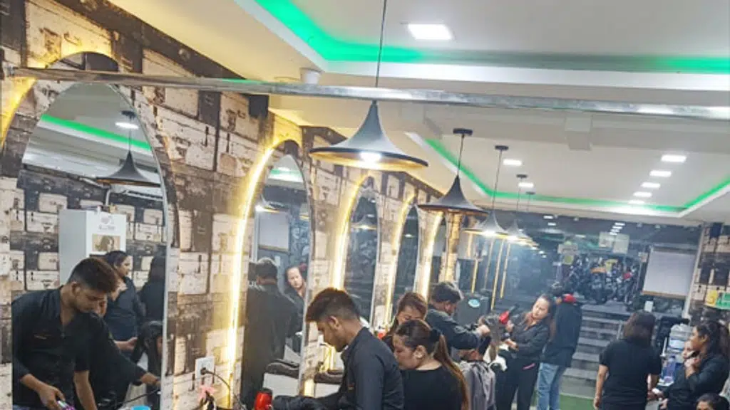 Aasish Appearance Unisex Hair & Beauty Studio