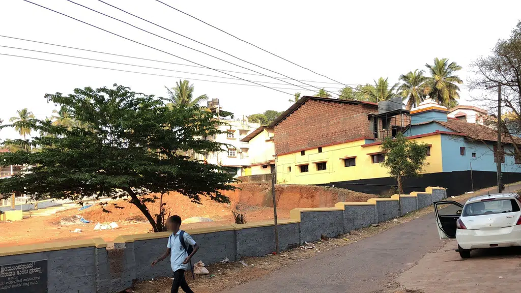 Bikkanakatte-Kaikamba Junction