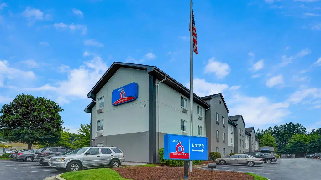 OYO 15249 Hotel Days Inn