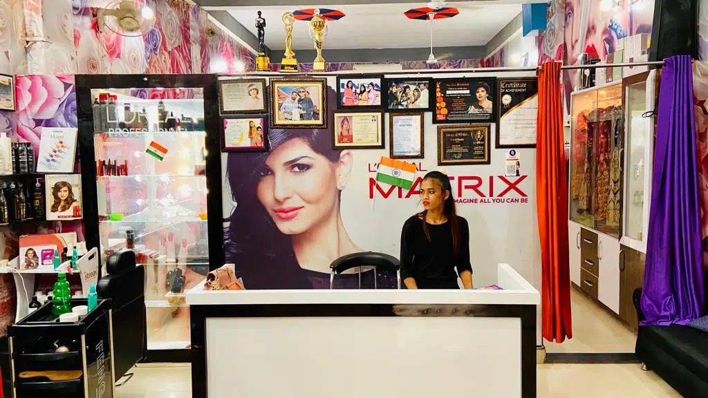 Style Mantra Beauty Salon and Makeup Studio
