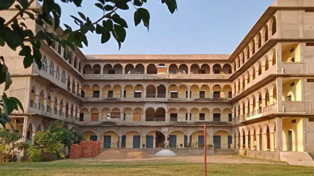 Iqra Model School