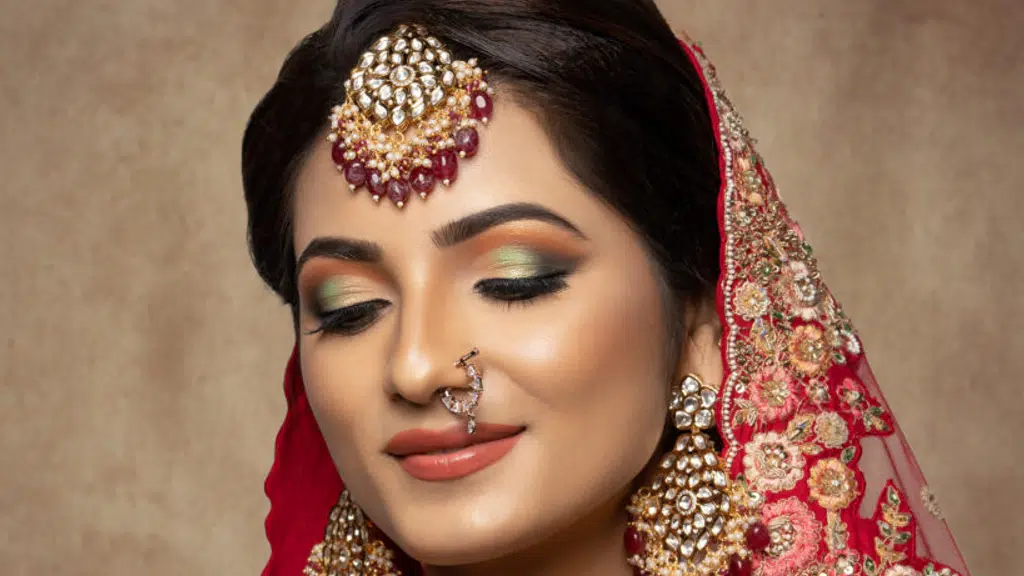 Glossnglass: Best Makeup Courses & Academy in Bangalore