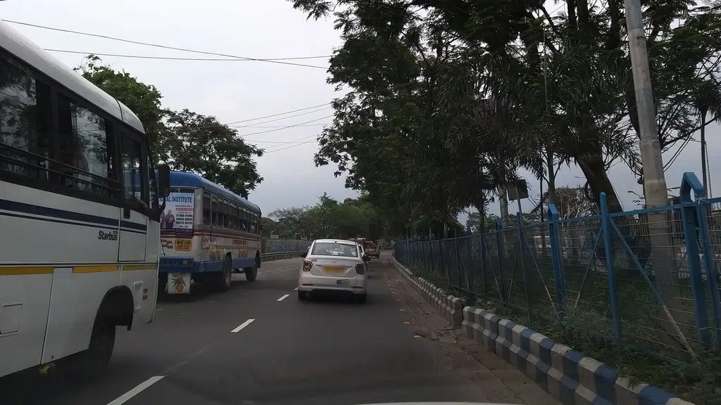 VIP Road, Laketown Crossing, Kolkata