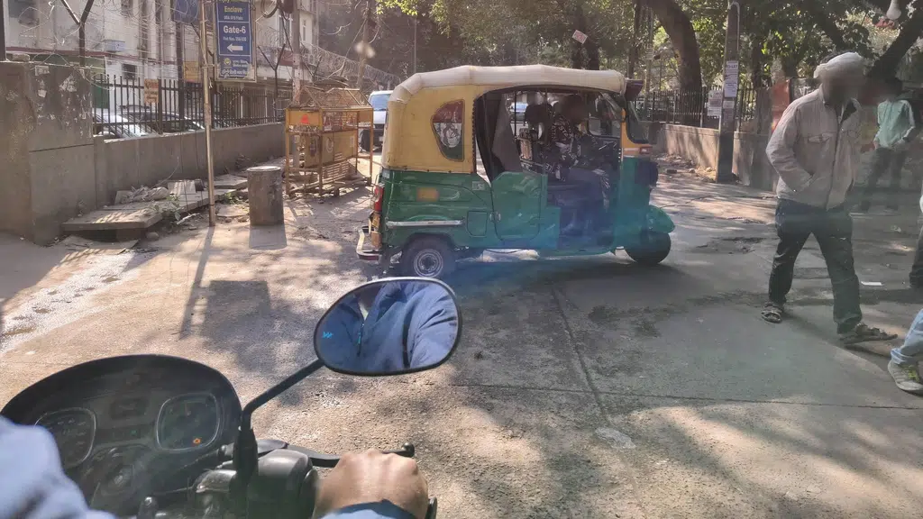 Kalu Sarai Parking