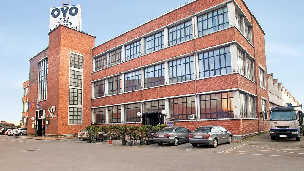 OYO 11961 Breezee Homes
