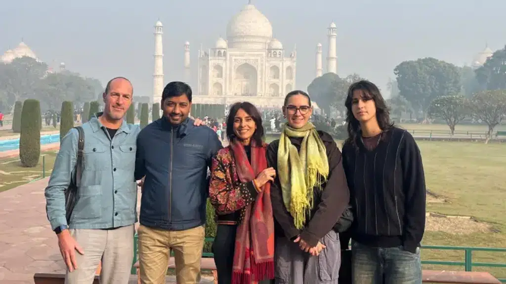 Gets Holiday India Tour