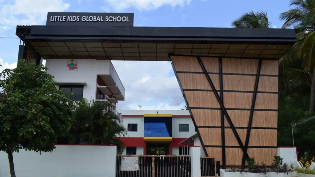 Little Kids Global School