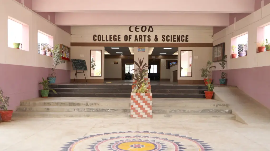CEOA College of Arts and Science