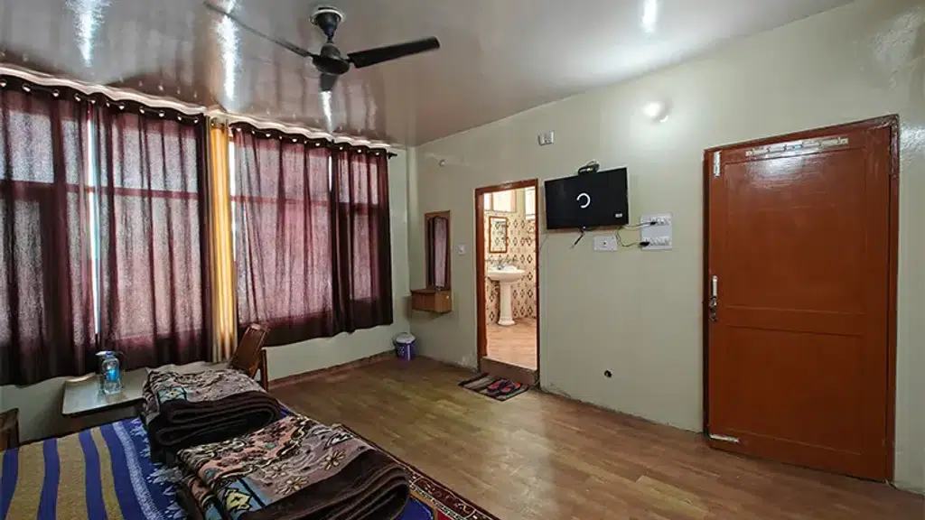 Hotel Pagramang Bar & Resturant - Tapri