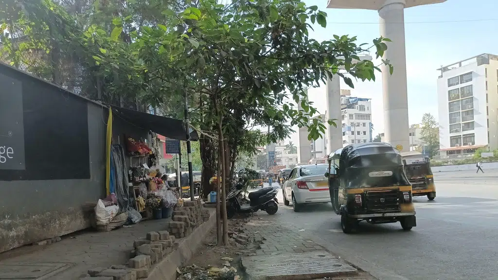 Juhu Supreme Shopping Centre