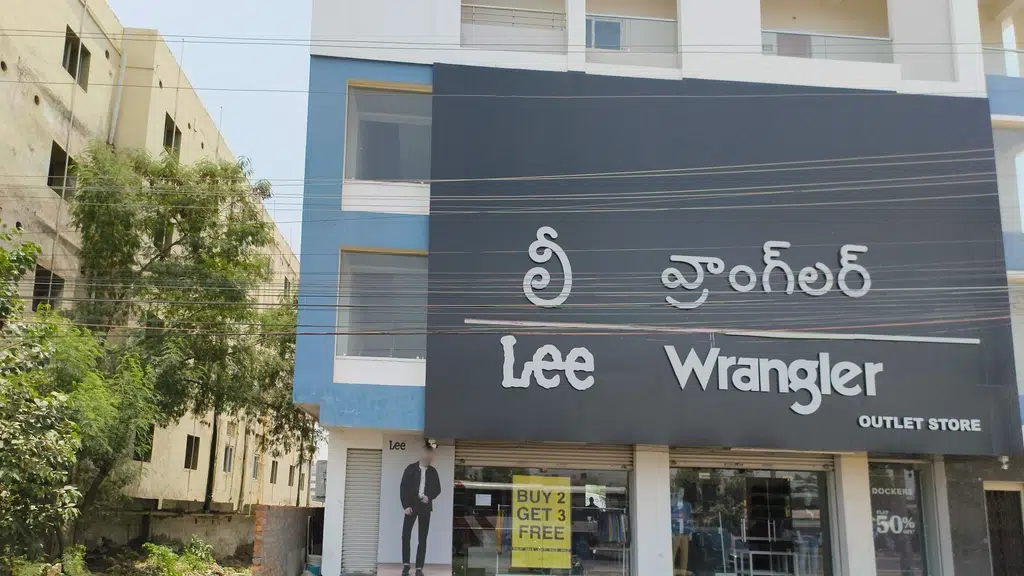 Karuna Fresh Chiken-KFC,Tadigadapa Center