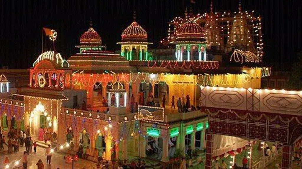 Jain Golden Temple in Sector 7 Rohini