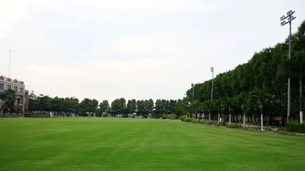 Chattarpur Farms